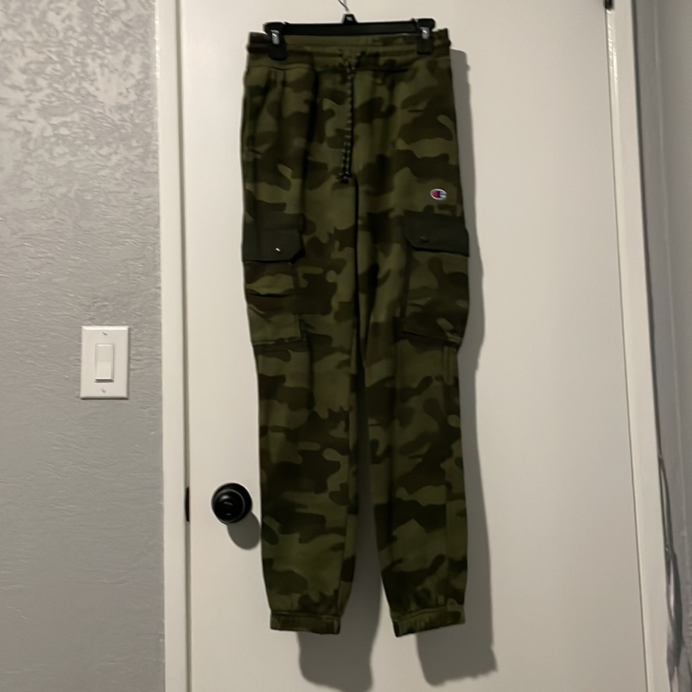 Champion cargo camo sweatpants